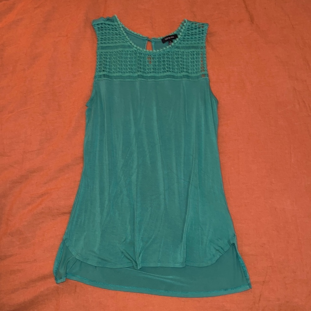 Verve Ami Size Small, tank teal with keyhole back, lace top